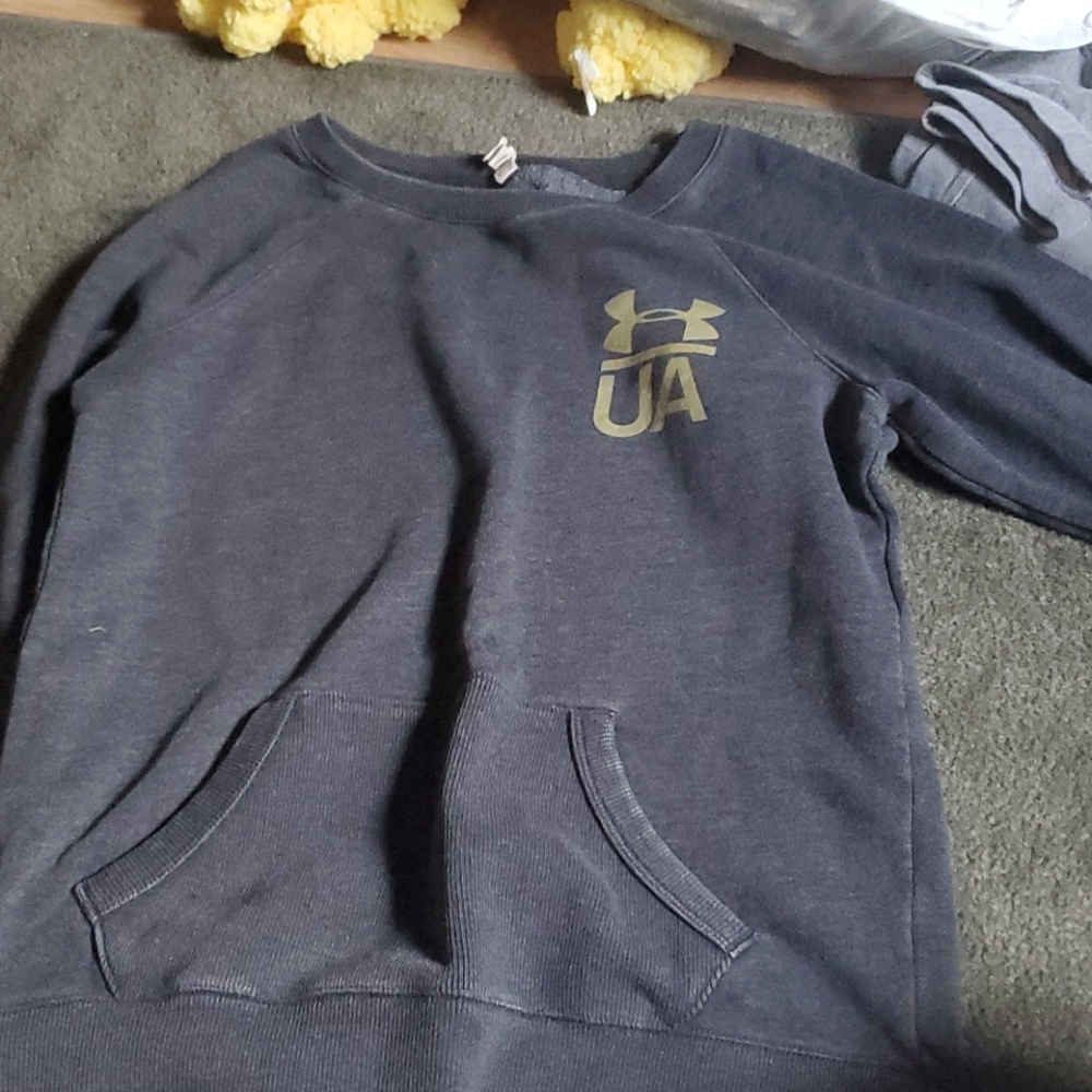 It is a nice pull over hoodie